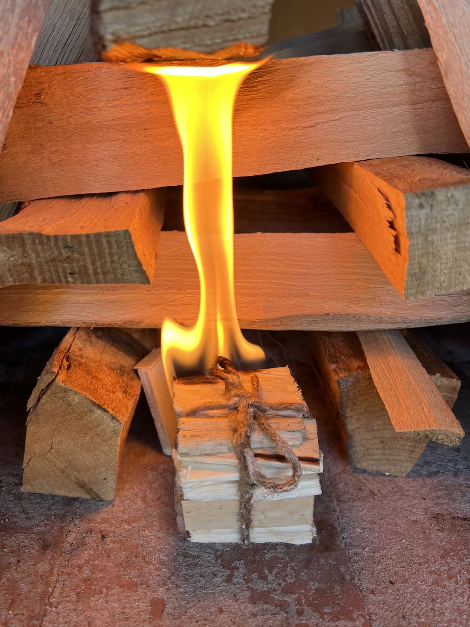 FEUERSTARTER Grill- und Ofenanzünder